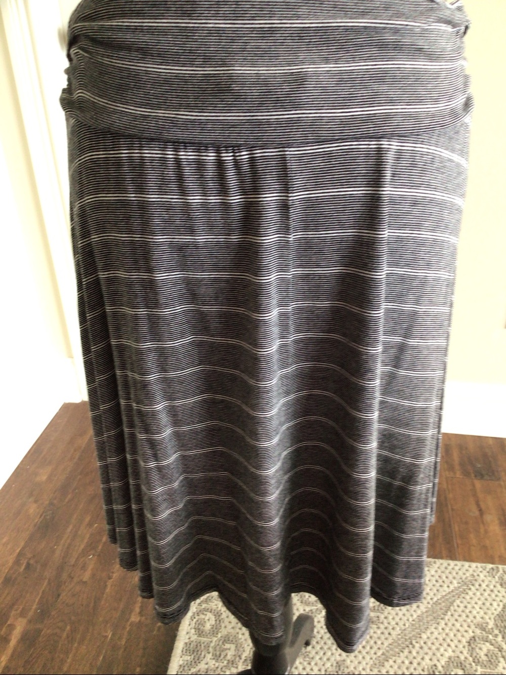 Bundle 2/$14 Merona Black and white Striped Elastic Waist A-Line Skirt Sz L - Picture 4 of 6
